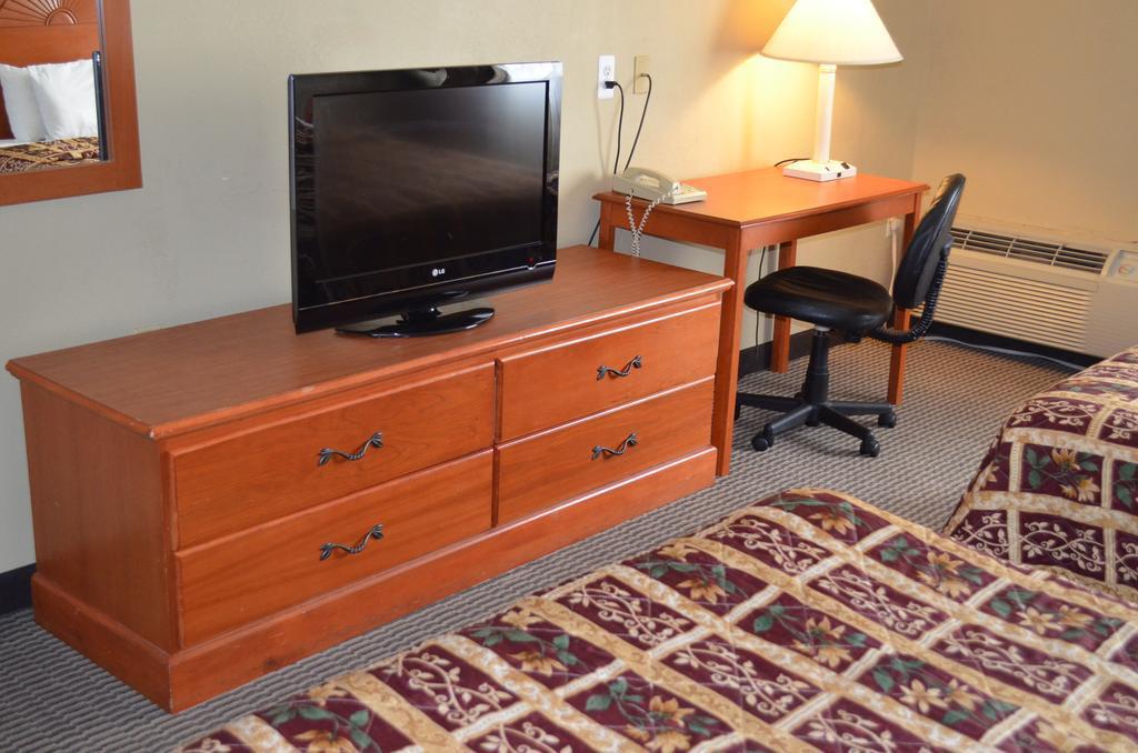 Comfort Inn Downtown Детройт Екстериор снимка