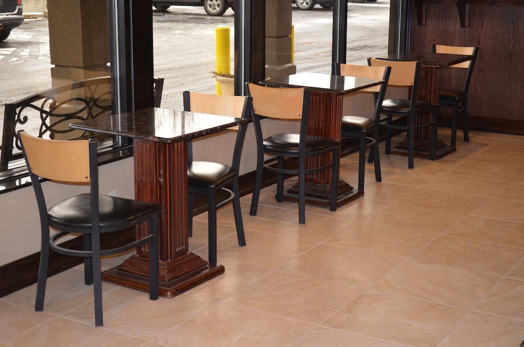 Comfort Inn Downtown Детройт Екстериор снимка